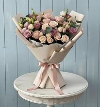 Букет цветов из:  Розы и Лизиантусы в Можайске