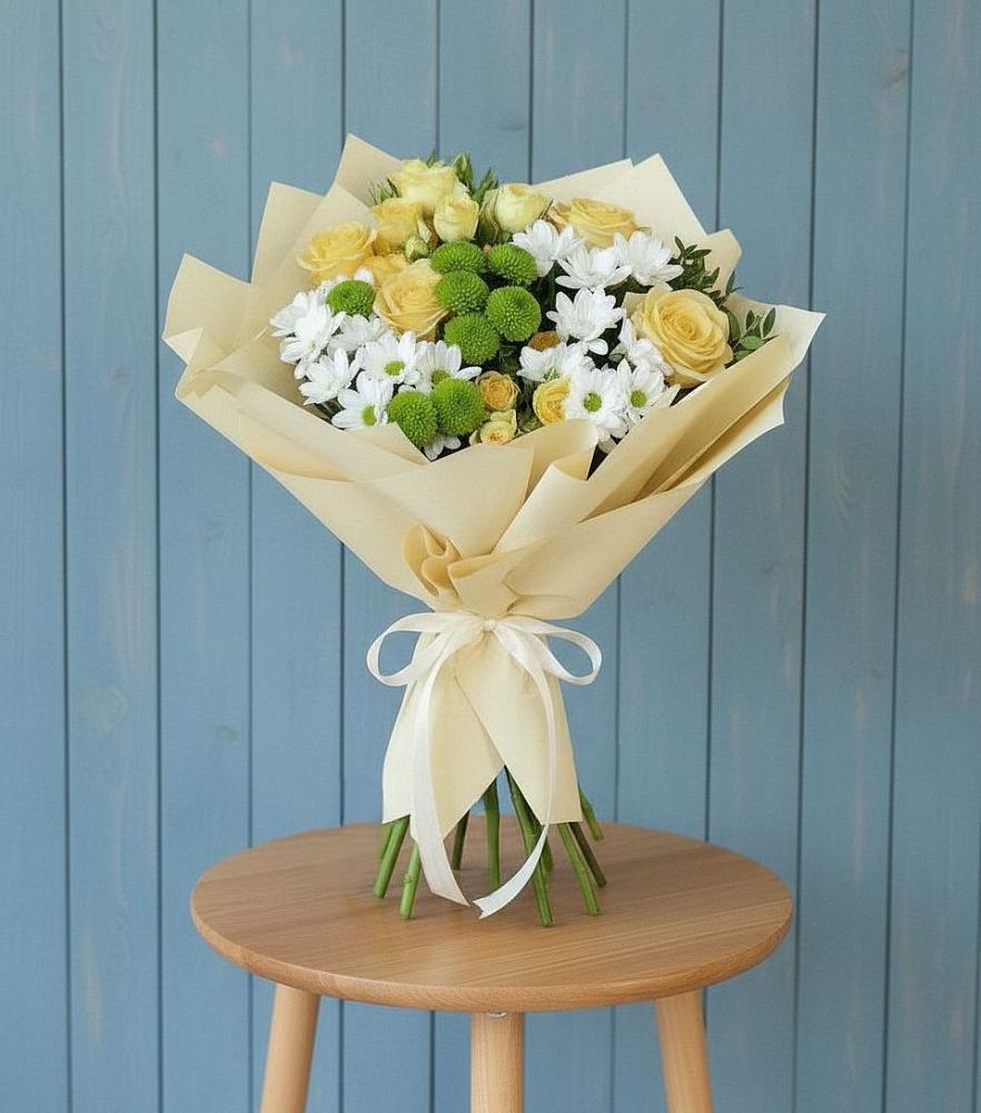 Букет цветов из: Хризантемы и Розы в Можайске