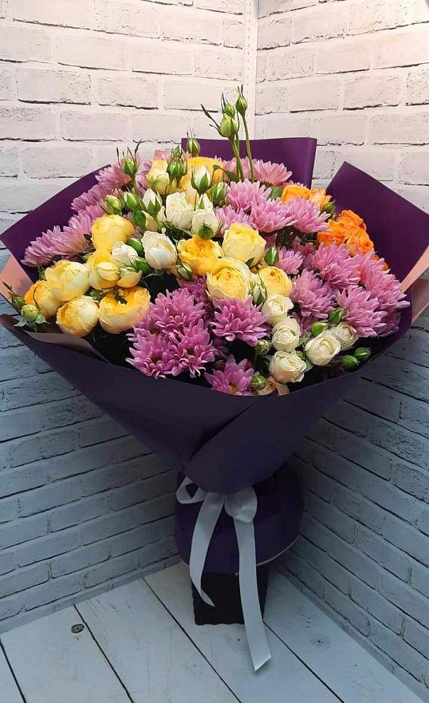 Букет цветов из: Хризантемы и Розы в Можайске