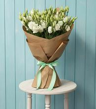 Букет цветов из:  Лизиантусы в Можайске