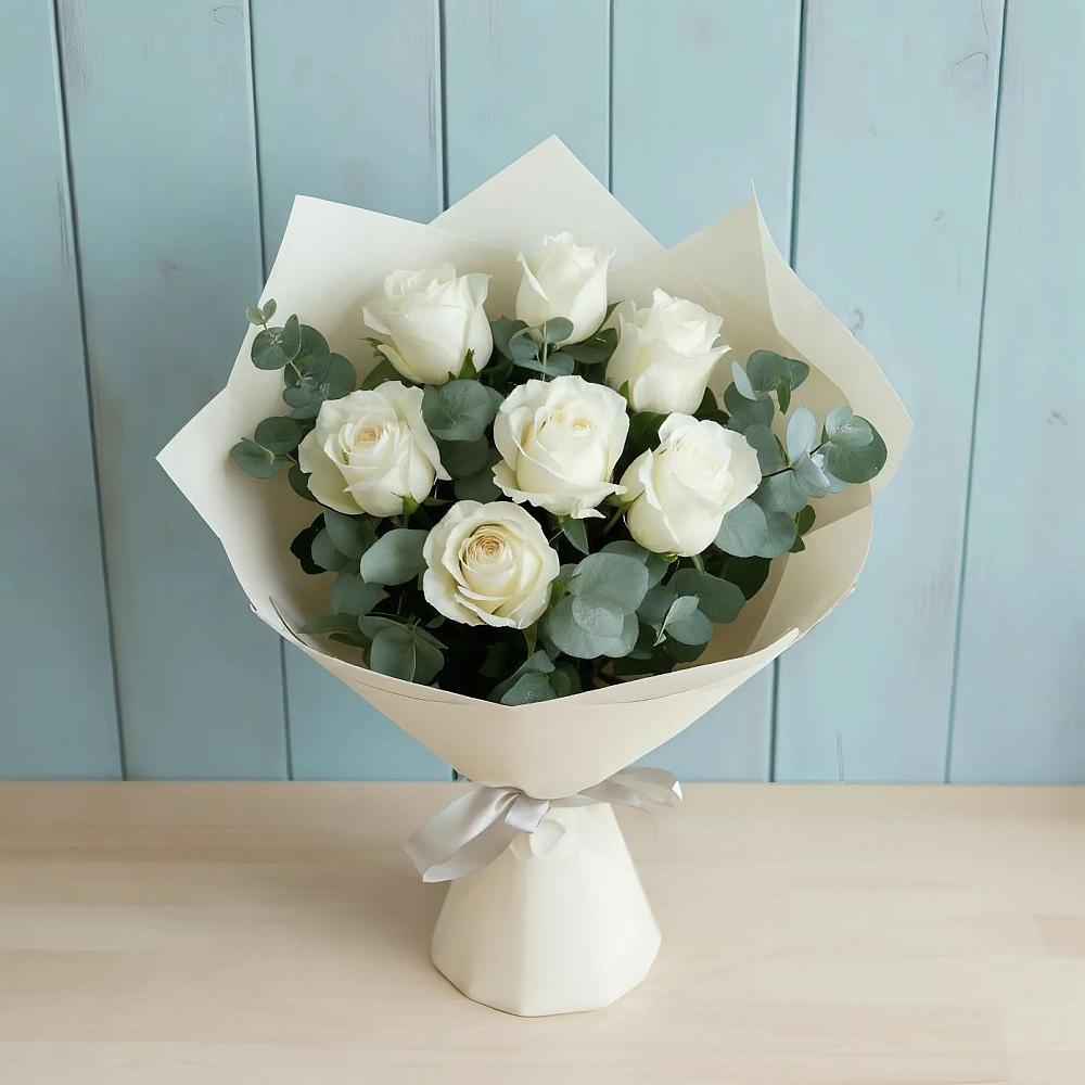 Букет Белые розы в Эвкалипте в Можайске