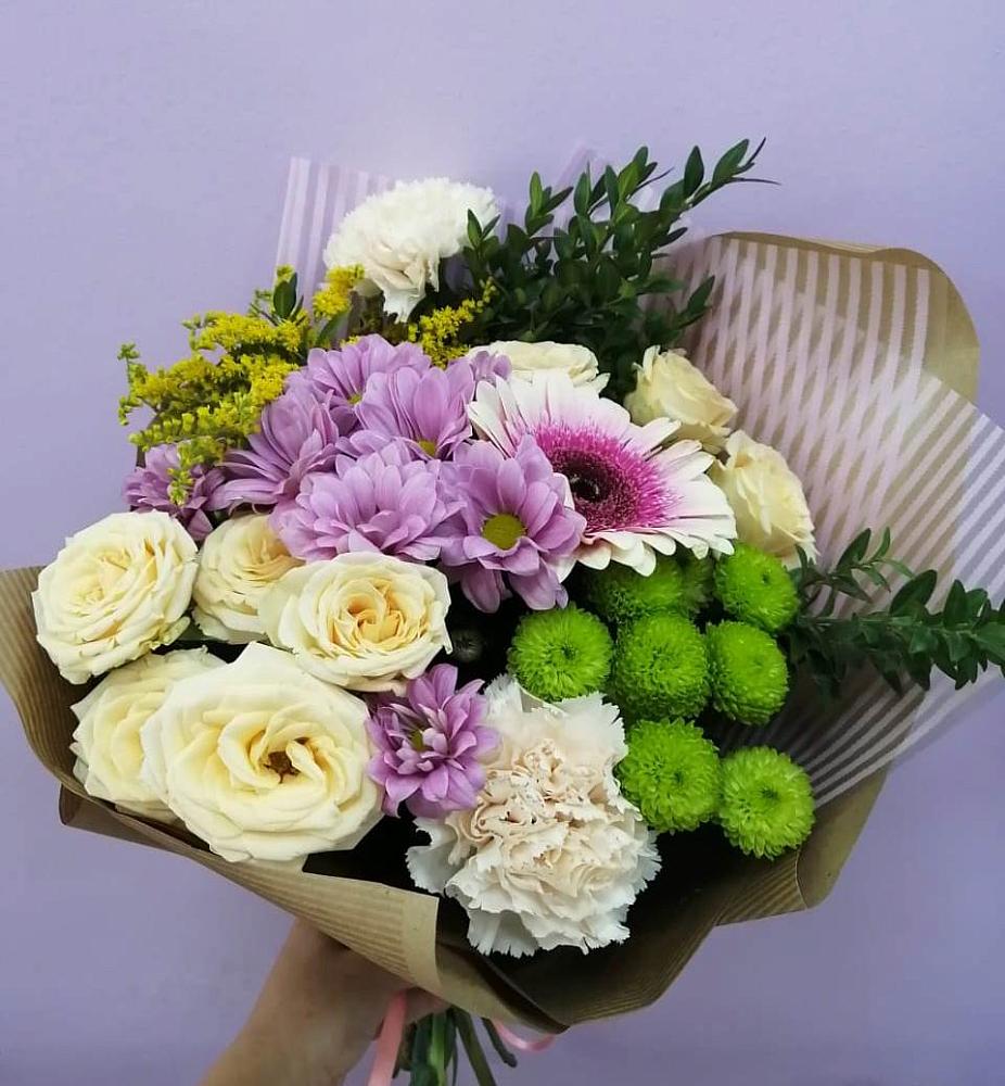 Букет цветов из: Хризантемы, Розы, Гвоздики и Герберы в Можайске