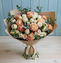 Букет цветов из:  Альстромерии и Розы в Можайске