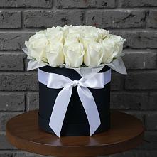 Цветочная композиция из Розы в шляпной коробке в Можайске